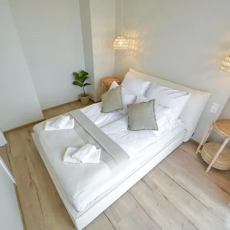 Bianco 38 Apartment *